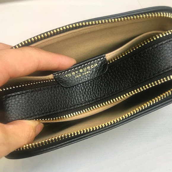 Tory Burch Black Textured Wristlet
